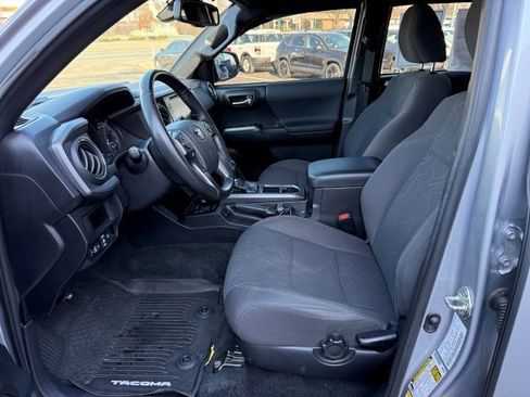 Used 2018 Toyota Tacoma TRD Off-Road image 13