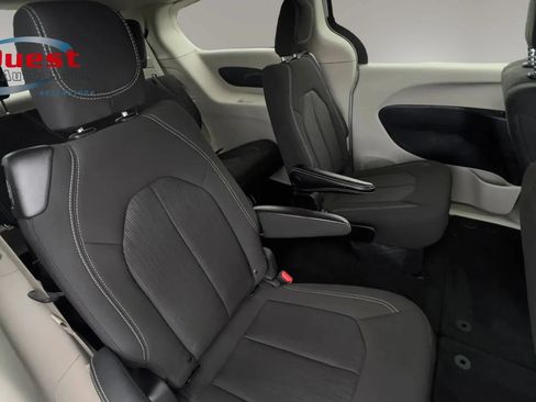 Used 2024 Chrysler Voyager LX FWD image 15