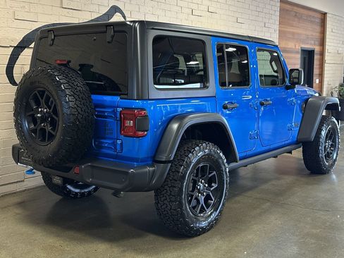 Used 2024 Jeep Wrangler Unlimited AWD/4WD image 4