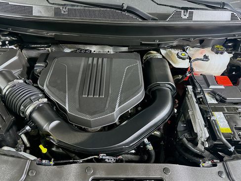 Used 2025 GMC Acadia Elevation image 32