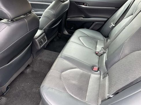 Used 2022 Toyota Camry XLE w/ Navigation Upgrade Package image 17