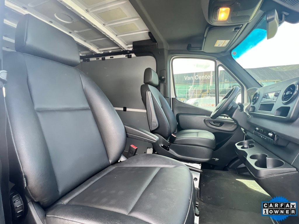 Used 2023 Mercedes-Benz Sprinter 2500 image 2