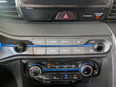 Used 2019 Hyundai Veloster 2.0 FWD image 37