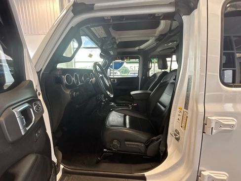 Used 2020 Jeep Wrangler Unlimited Sahara AWD/4WD image 18