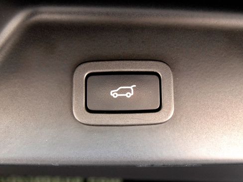 Used 2016 Land Rover Range Rover Long Wheelbase Supercharged image 29