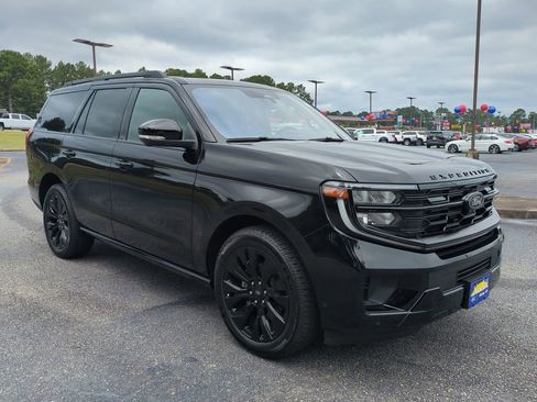 New 2025 Ford Expedition Platinum w/ Stealth Appearance Package image 7