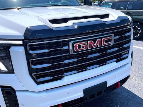 Used 2025 GMC Sierra 2500 AT4 w/ AT4 Premium Plus Package AWD/4WD image 33