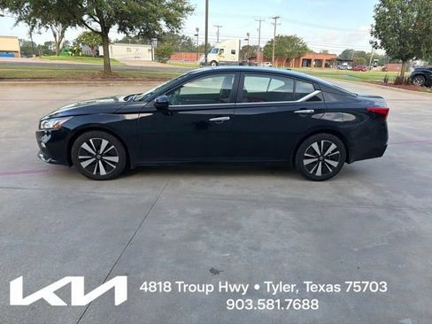 Used 2021 Nissan Altima 2.5 SV FWD image 6