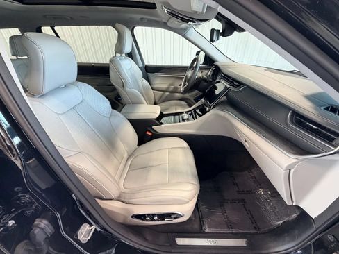 Used 2022 Jeep Grand Cherokee L Overland w/ Luxury Tech Group IV AWD/4WD image 27