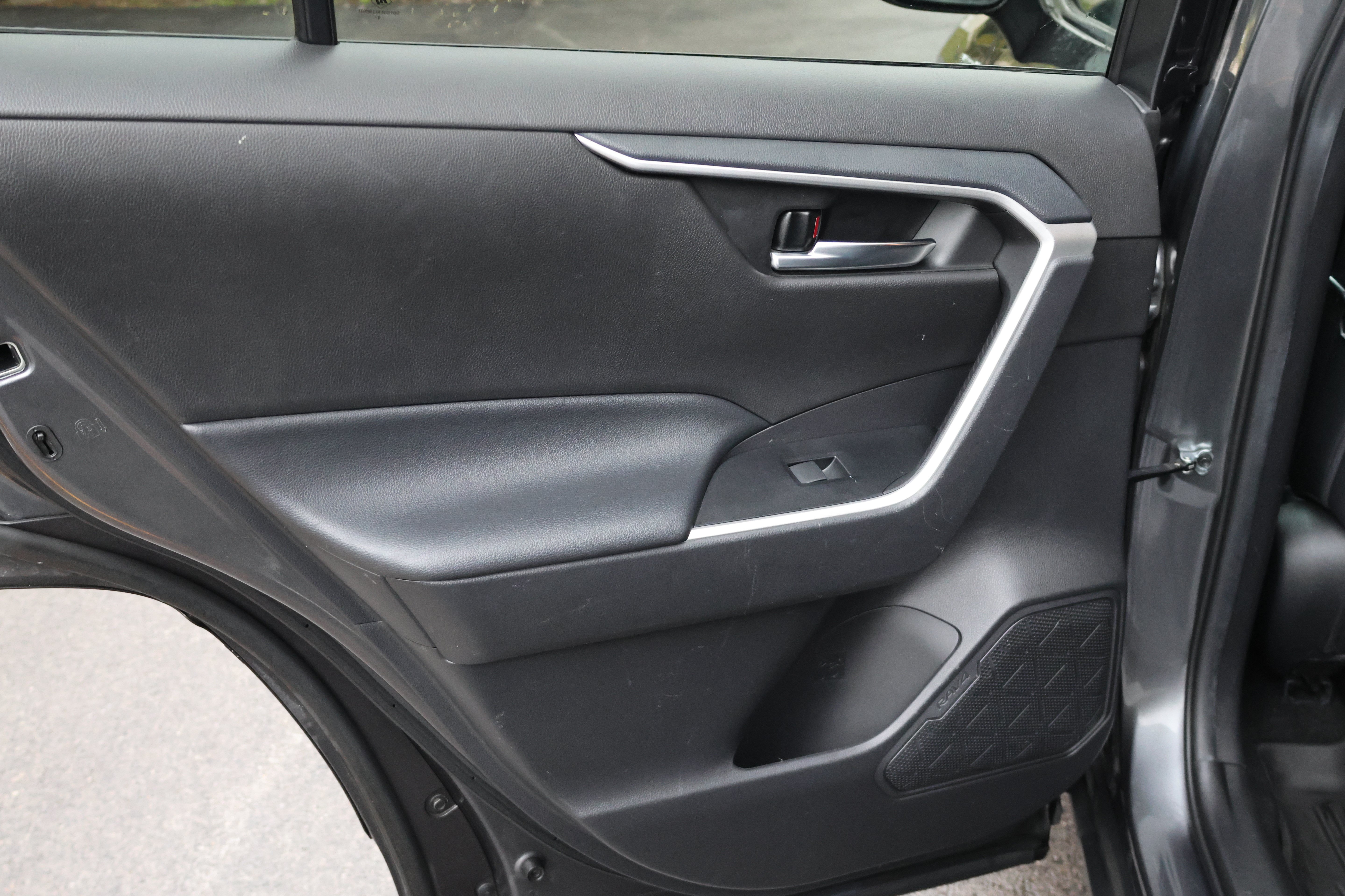 Used 2021 Toyota RAV4 XLE Premium AWD/4WD image 14