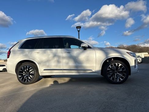 New 2026 Volvo XC90 B6 Plus w/ Protection Package Premier image 8