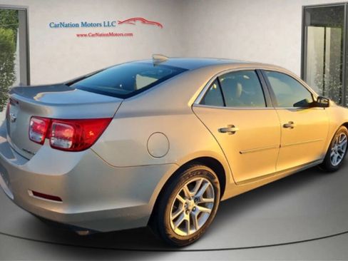 Used 2015 Chevrolet Malibu LT w/ Power Convenience Package image 3