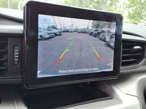 Used 2022 Ford Explorer XLT image 14