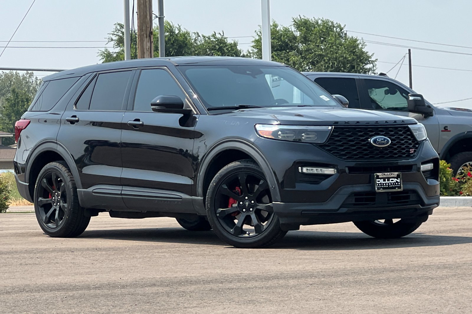 Used 2022 Ford Explorer ST w/ Equipment Group 401A AWD/4WD image 2
