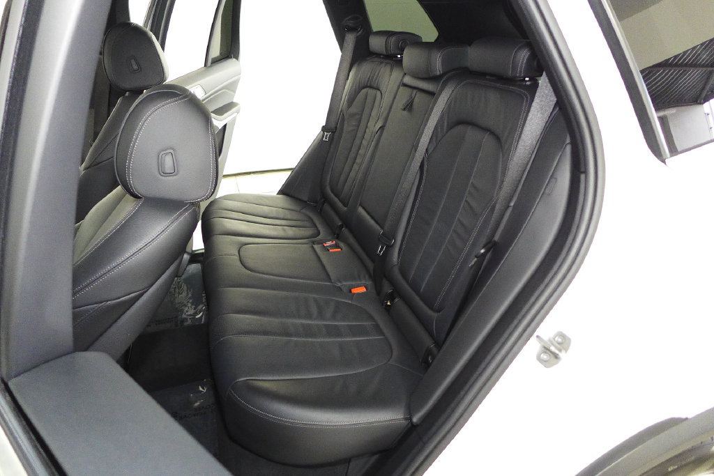 Used 2019 BMW X5 xDrive40i w/ Parking Assistance Package AWD/4WD image 21