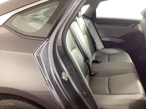 Used 2018 Honda Accord EX image 10