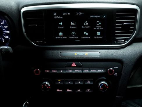 Used 2020 Kia Sportage LX image 17