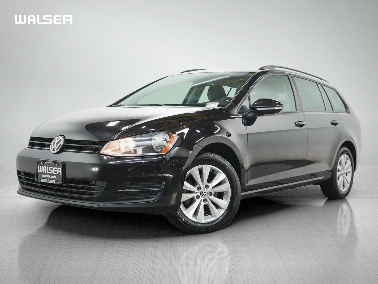 Used 2017 Volkswagen Golf S AWD/4WD image 1