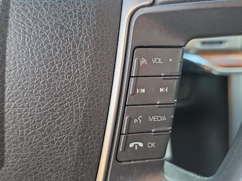 Used 2012 Lincoln MKZ FWD image 14