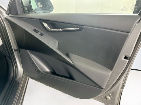 Used 2026 Kia Niro LX FWD image 30