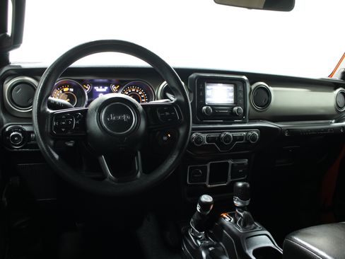 Used 2018 Jeep Wrangler Unlimited Sport AWD/4WD image 2