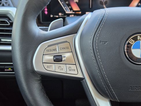 Used 2024 BMW X7 xDrive40i image 33