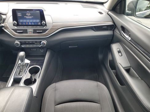 Used 2024 Nissan Altima 2.5 SV image 26