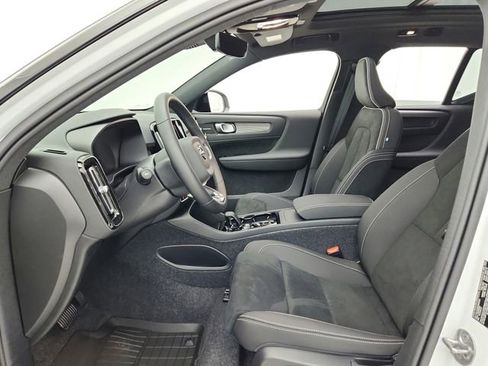 New 2026 Volvo XC40 B5 Ultra w/ Climate Package image 21