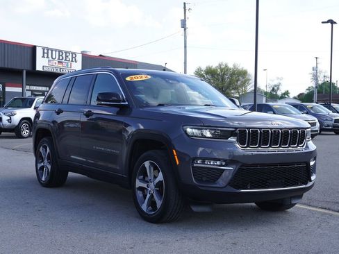 Used 2022 Jeep Grand Cherokee Limited 4xe w/ Luxury Tech Group II AWD/4WD image 9