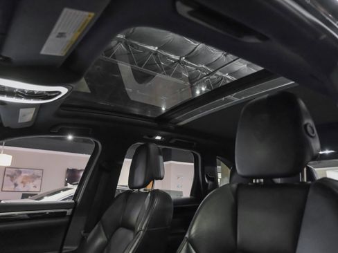 Used 2018 Porsche Cayenne AWD/4WD image 5