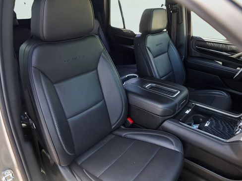 Used 2024 GMC Yukon Denali AWD/4WD image 35