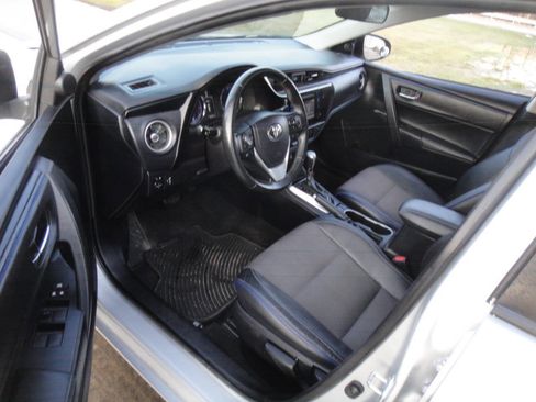 Used 2019 Toyota Corolla SE image 11