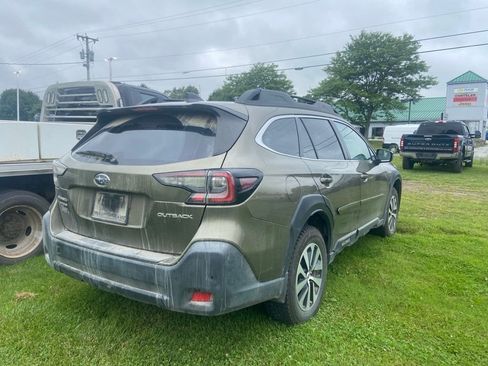 Used 2025 Subaru Outback Premium AWD/4WD image 5