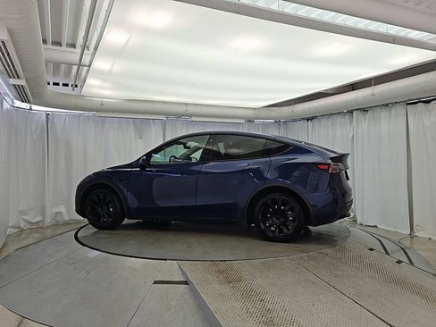 Used 2022 Tesla Model Y Long Range AWD/4WD image 4