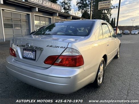 Used 2004 Toyota Avalon XLS image 8
