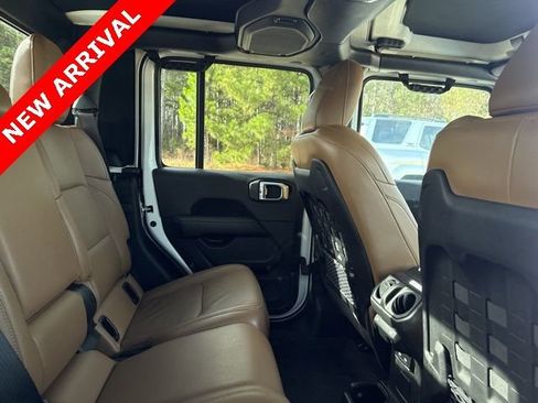 Used 2023 Jeep Gladiator Sport image 15