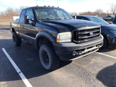 Used 2003 Ford F250 XLT image 3
