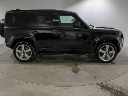 New 2026 Land Rover Defender 110 X-Dynamic SE image 6