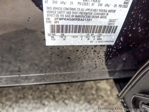 Used 2024 Ford Edge SE w/ Black Appearance Package image 29