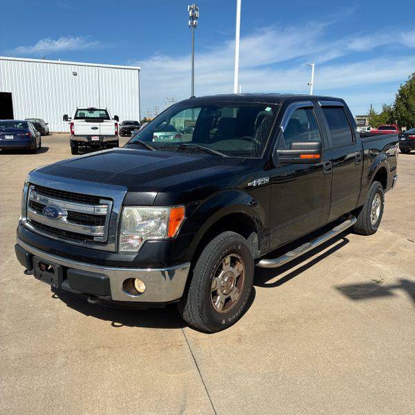 Used 2013 Ford F150 XLT w/ Mid Equipment Group AWD/4WD image 1