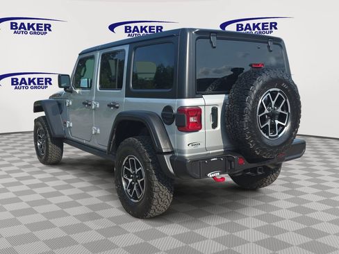 Used 2024 Jeep Wrangler Unlimited Rubicon w/ Convenience Group AWD/4WD image 5
