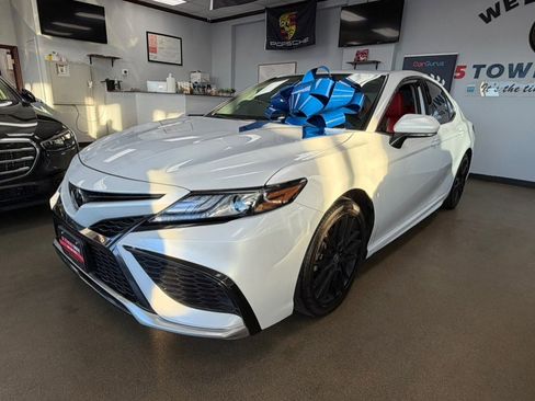 Used 2024 Toyota Camry XSE FWD image 5
