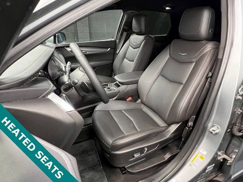 Used 2025 Cadillac XT5 Luxury image 3