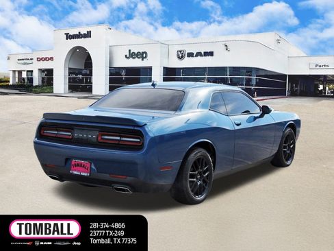 Used 2020 Dodge Challenger SXT w/ Driver Convenience Group image 7