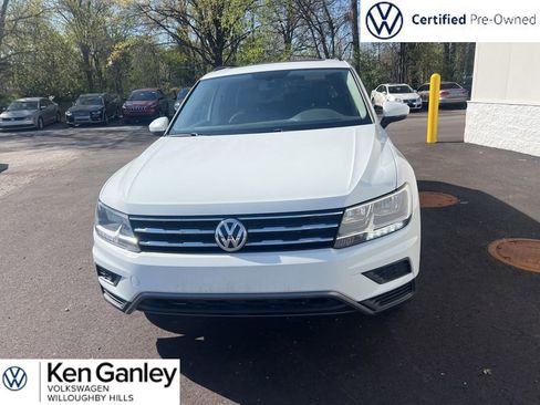Used 2020 Volkswagen Tiguan SE w/ Panoramic Sunroof Package image 2
