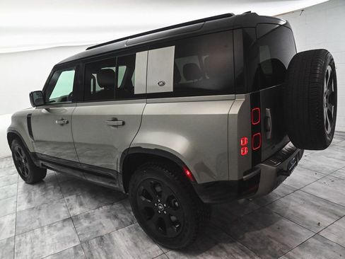 Used 2023 Land Rover Defender 110 X-Dynamic SE image 4