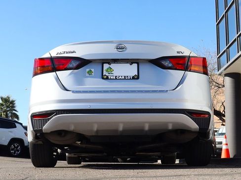 Used 2023 Nissan Altima 2.5 SV image 12