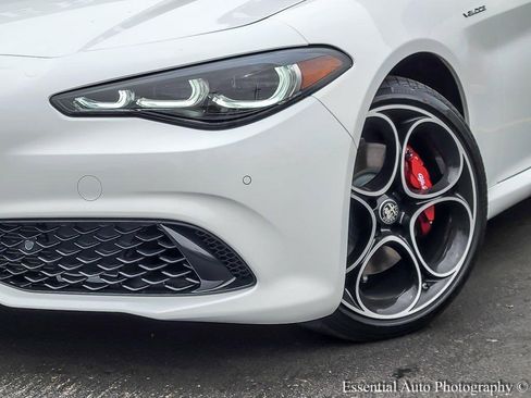 New 2025 Alfa Romeo Giulia w/ Veloce Package AWD image 3