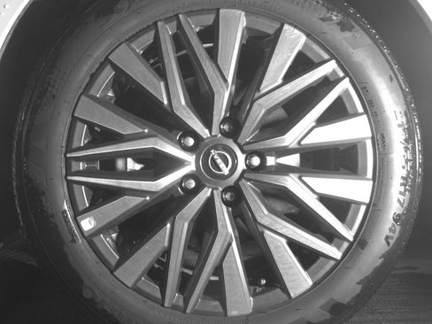 Used 2025 Nissan Altima 2.5 SV FWD image 12