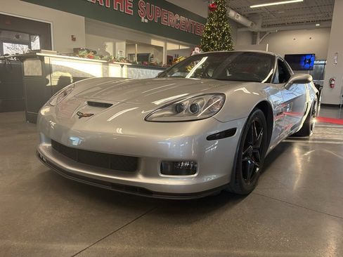 Used 2007 Chevrolet Corvette Z06 w/ Preferred Equipment Group image 3